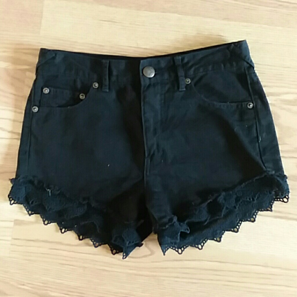 Free People denim high rise shorts crochet hem - Picture 2 of 7